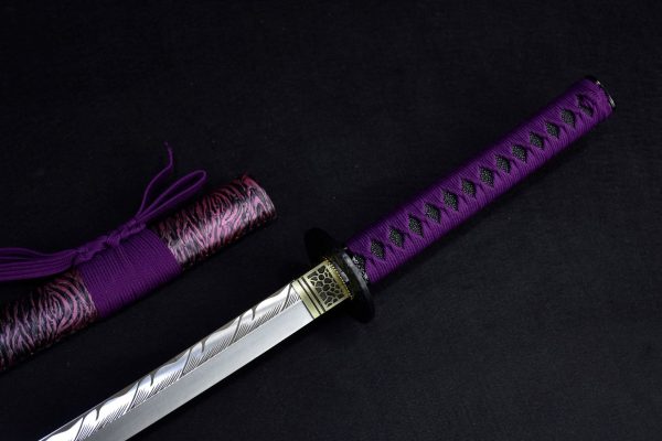 cutting edge  Longquan City Sword and Blade Integrated Hand Forging Command Knife - Image 4