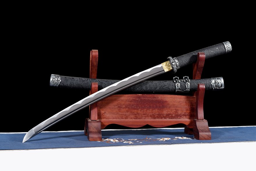 "the wanderer" 20 inch dragon engraved katana (non sharpened)