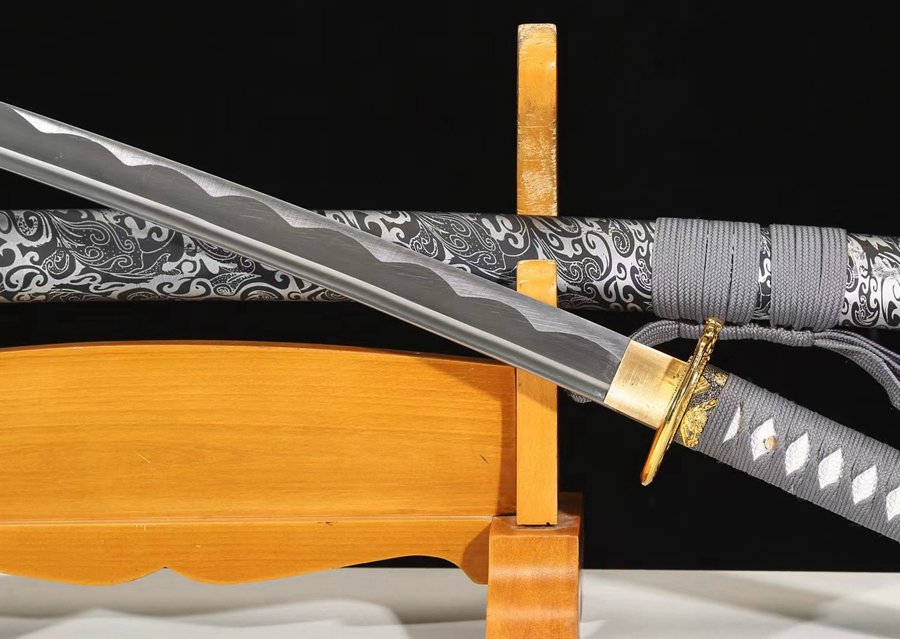 "dragon wyrm" patterned katana (non sharpened)