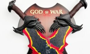 God of War Blades of Chaos, 1:1 Full Size Metal Chain Blades, Kratos Flame Daggers, Unsharpened Collectible