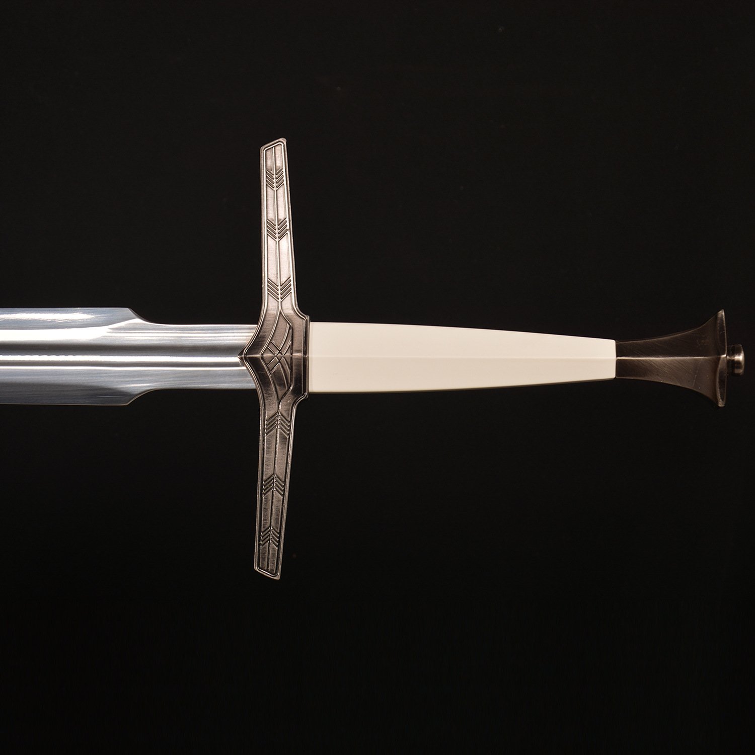 the witcher 3 wild hunt geralt of rivia steel sword, white wolf western style sword, 1:1 full size replica, unsharpened blade with sheath for cosplay collection