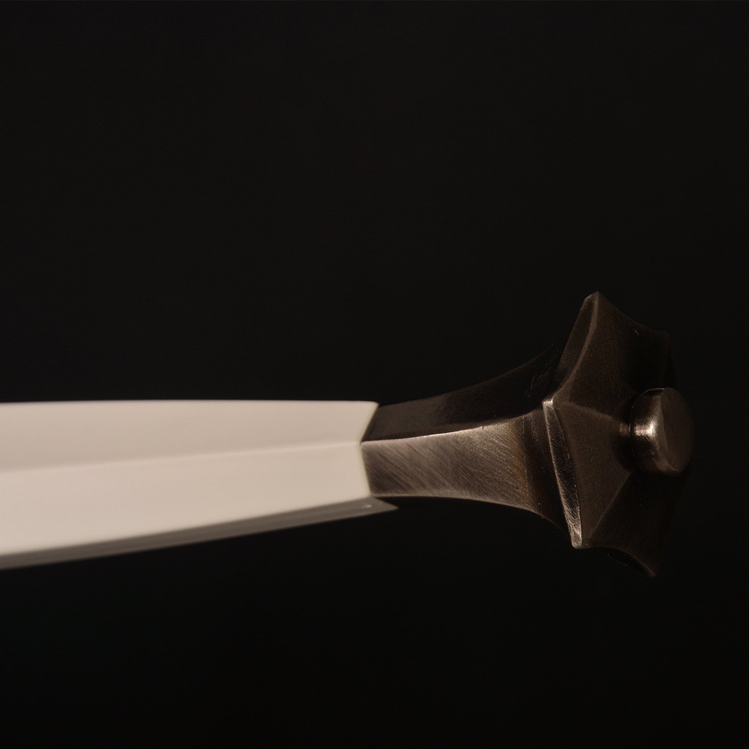 the witcher 3 wild hunt geralt of rivia steel sword, white wolf western style sword, 1:1 full size replica, unsharpened blade with sheath for cosplay collection