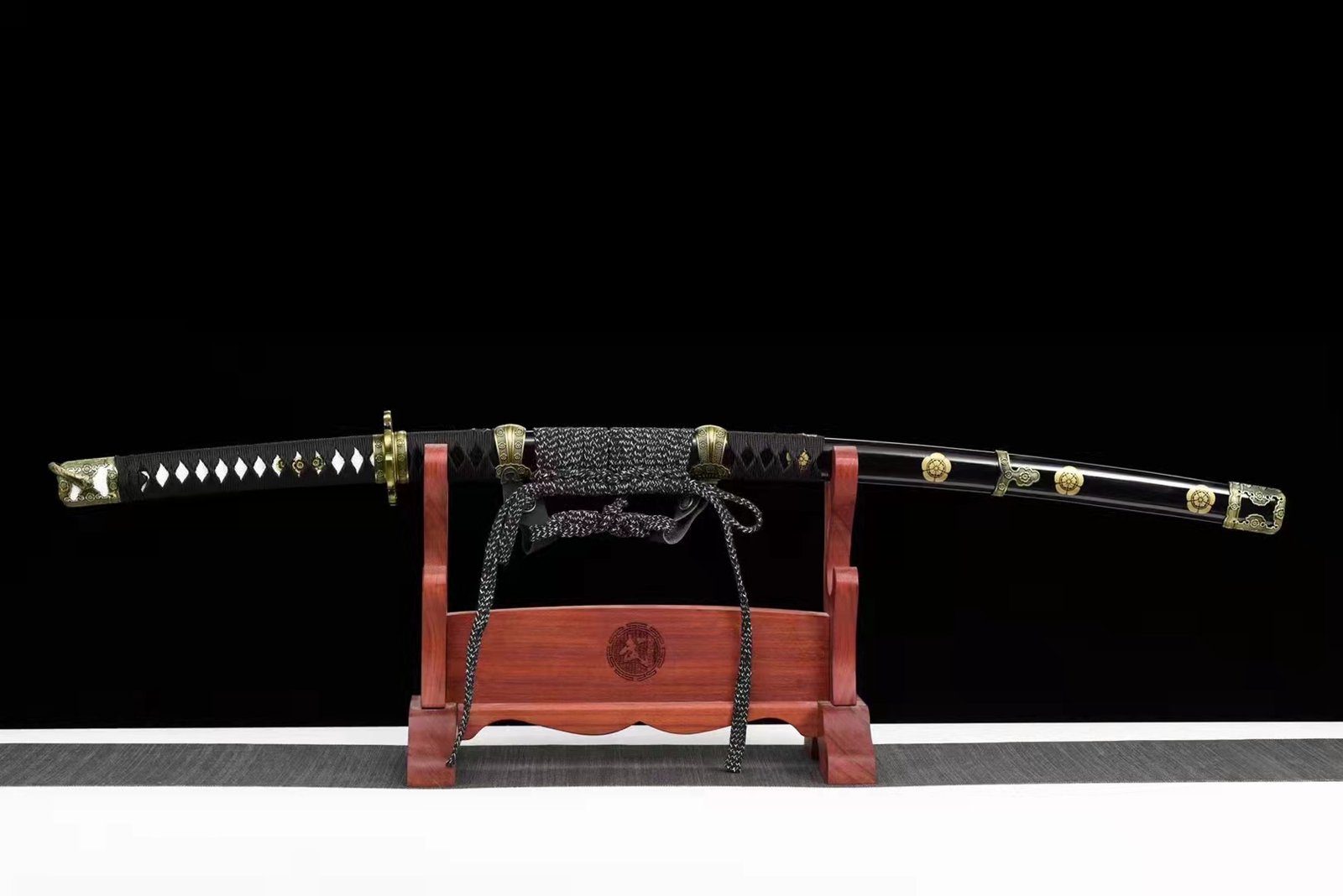 "murasame maru" vintage sakura tachi sword (non sharpened) "murasame maru" vintage sakura tachi sword (non sharpened)