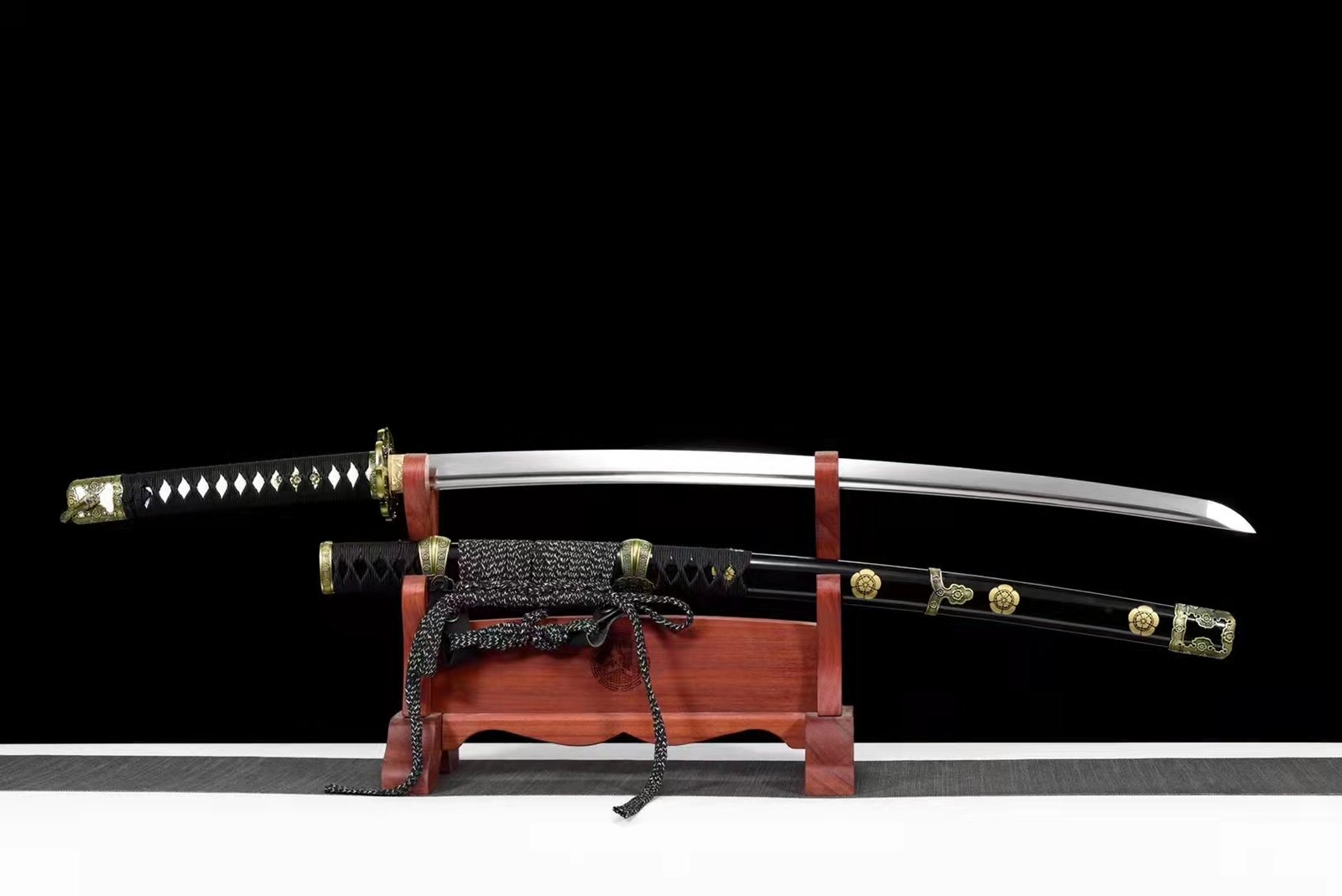 "murasame maru" vintage sakura tachi sword (non sharpened) "murasame maru" vintage sakura tachi sword (non sharpened)